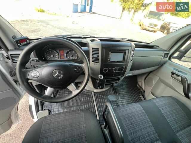 Белый Мерседес Sprinter, объемом двигателя 2.2 л и пробегом 335 тыс. км за 22750 $, фото 36 на Automoto.ua