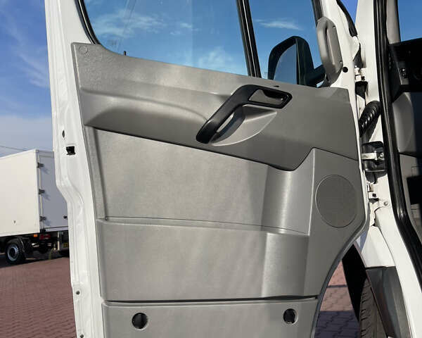 Белый Мерседес Sprinter, объемом двигателя 3 л и пробегом 319 тыс. км за 29300 $, фото 21 на Automoto.ua
