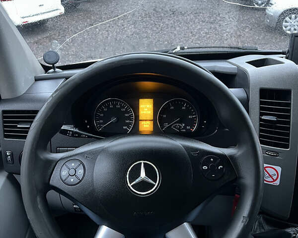 Белый Мерседес Sprinter, объемом двигателя 2.1 л и пробегом 492 тыс. км за 20700 $, фото 11 на Automoto.ua