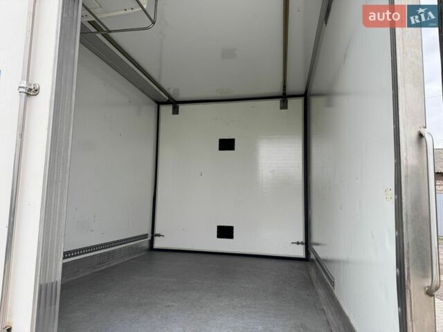 Белый Мерседес Sprinter, объемом двигателя 2.1 л и пробегом 332 тыс. км за 23700 $, фото 11 на Automoto.ua