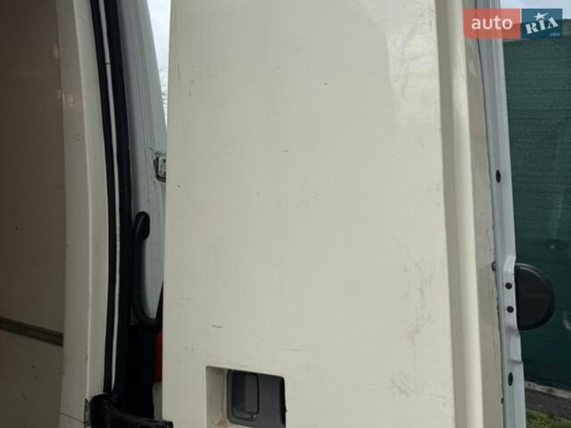 Белый Мерседес Sprinter, объемом двигателя 2.99 л и пробегом 540 тыс. км за 21500 $, фото 7 на Automoto.ua
