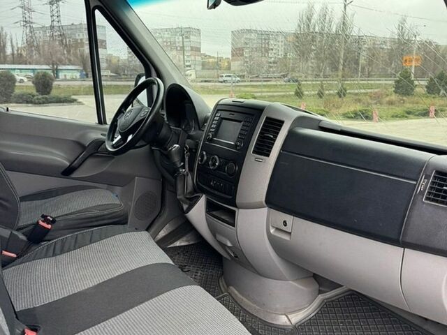 Белый Мерседес Sprinter, объемом двигателя 3 л и пробегом 300 тыс. км за 27000 $, фото 6 на Automoto.ua