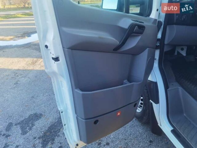 Белый Мерседес Sprinter, объемом двигателя 3 л и пробегом 348 тыс. км за 22399 $, фото 33 на Automoto.ua
