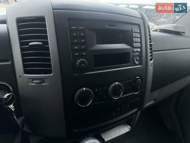 Белый Мерседес Sprinter, объемом двигателя 2.99 л и пробегом 451 тыс. км за 28500 $, фото 15 на Automoto.ua