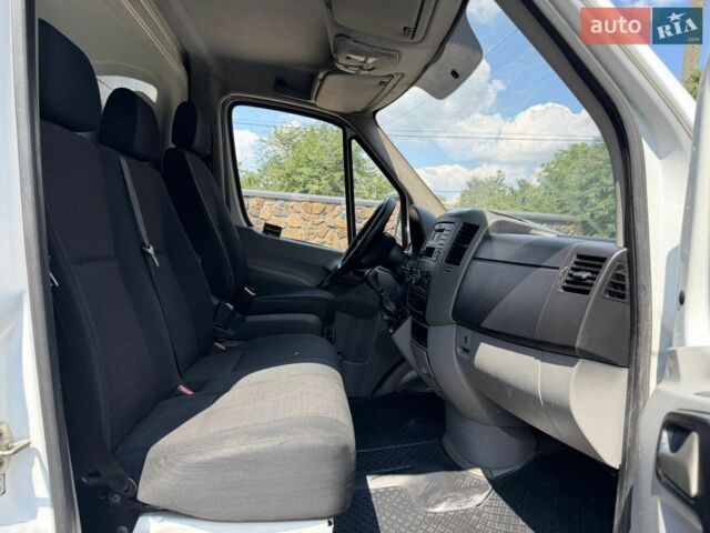 Белый Мерседес Sprinter, объемом двигателя 2.2 л и пробегом 247 тыс. км за 17000 $, фото 24 на Automoto.ua