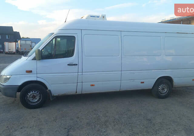 Белый Мерседес Sprinter, объемом двигателя 2.15 л и пробегом 340 тыс. км за 11500 $, фото 1 на Automoto.ua