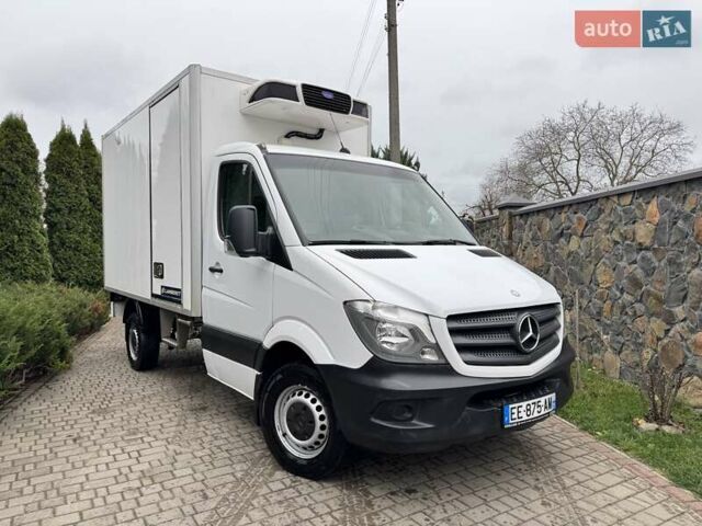 Белый Мерседес Sprinter, объемом двигателя 2.2 л и пробегом 304 тыс. км за 19300 $, фото 4 на Automoto.ua