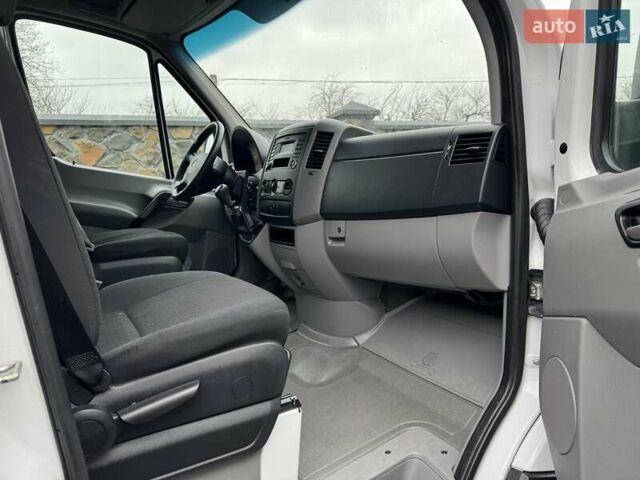 Белый Мерседес Sprinter, объемом двигателя 2.2 л и пробегом 304 тыс. км за 19300 $, фото 51 на Automoto.ua