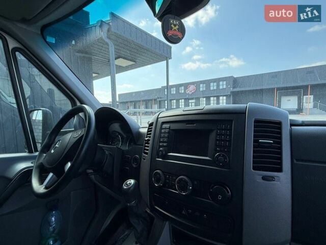 Белый Мерседес Sprinter, объемом двигателя 3 л и пробегом 270 тыс. км за 34999 $, фото 32 на Automoto.ua