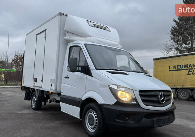 Белый Мерседес Sprinter, объемом двигателя 2.2 л и пробегом 225 тыс. км за 21500 $, фото 3 на Automoto.ua