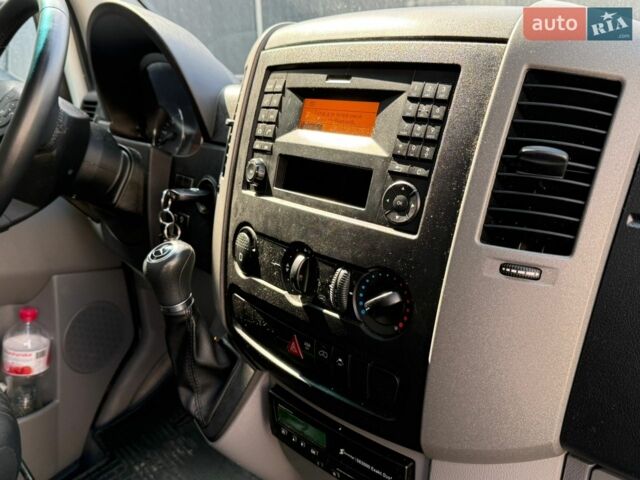Белый Мерседес Sprinter, объемом двигателя 2.2 л и пробегом 320 тыс. км за 14950 $, фото 31 на Automoto.ua