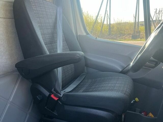 Белый Мерседес Sprinter, объемом двигателя 0 л и пробегом 460 тыс. км за 19000 $, фото 14 на Automoto.ua