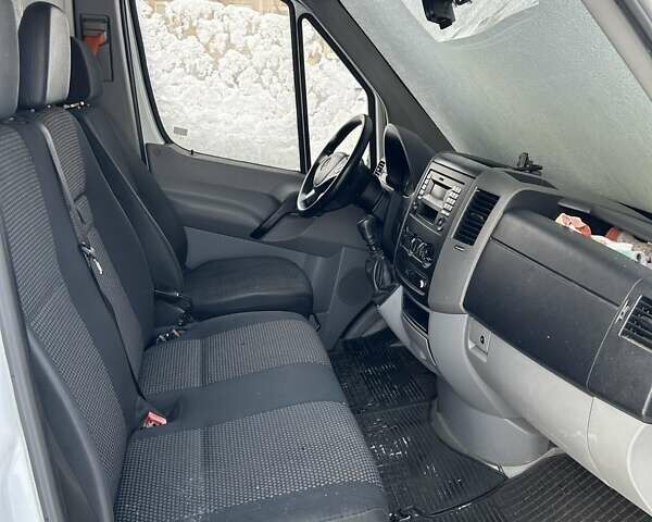 Білий Мерседес Sprinter, об'ємом двигуна 2.14 л та пробігом 259 тис. км за 17000 $, фото 3 на Automoto.ua