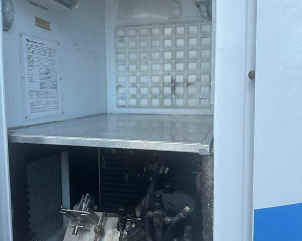 Белый Мерседес Sprinter, объемом двигателя 2.2 л и пробегом 380 тыс. км за 24552 $, фото 12 на Automoto.ua