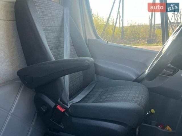 Белый Мерседес Sprinter, объемом двигателя 0 л и пробегом 460 тыс. км за 19500 $, фото 12 на Automoto.ua