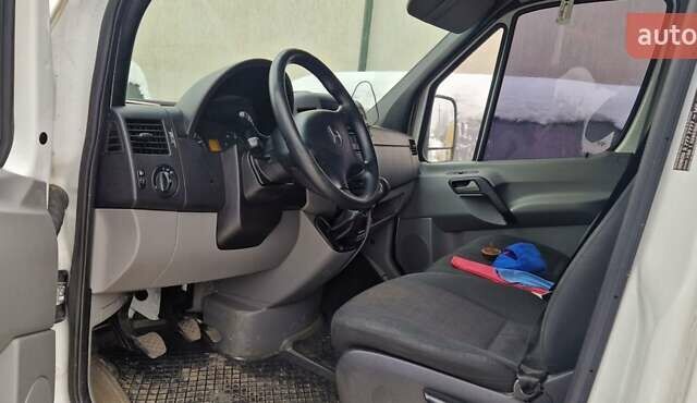 Белый Мерседес Sprinter, объемом двигателя 2.14 л и пробегом 291 тыс. км за 28500 $, фото 18 на Automoto.ua