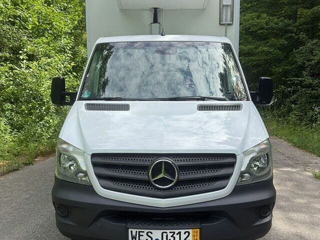 Белый Мерседес Sprinter, объемом двигателя 2.2 л и пробегом 234 тыс. км за 31400 $, фото 2 на Automoto.ua