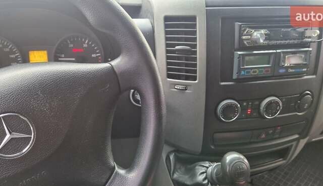 Белый Мерседес Sprinter, объемом двигателя 2.14 л и пробегом 291 тыс. км за 28500 $, фото 20 на Automoto.ua