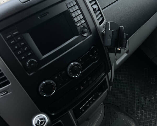 Білий Мерседес Sprinter, об'ємом двигуна 0 л та пробігом 610 тис. км за 20000 $, фото 16 на Automoto.ua