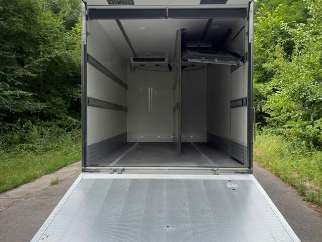 Белый Мерседес Sprinter, объемом двигателя 2.2 л и пробегом 234 тыс. км за 31400 $, фото 21 на Automoto.ua