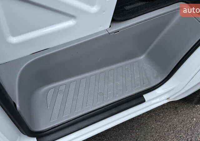 Белый Мерседес Sprinter, объемом двигателя 2.2 л и пробегом 225 тыс. км за 21500 $, фото 20 на Automoto.ua