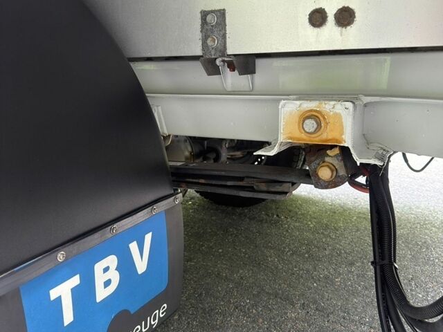Белый Мерседес Sprinter, объемом двигателя 2.2 л и пробегом 234 тыс. км за 31400 $, фото 13 на Automoto.ua