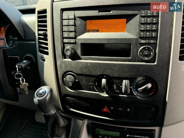 Белый Мерседес Sprinter, объемом двигателя 2.2 л и пробегом 320 тыс. км за 14950 $, фото 30 на Automoto.ua