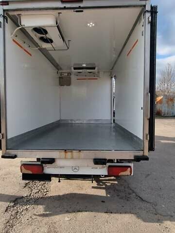 Белый Мерседес Sprinter, объемом двигателя 2.99 л и пробегом 356 тыс. км за 25000 $, фото 6 на Automoto.ua