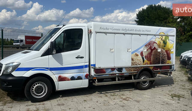 Белый Мерседес Sprinter, объемом двигателя 2.2 л и пробегом 243 тыс. км за 26639 $, фото 4 на Automoto.ua