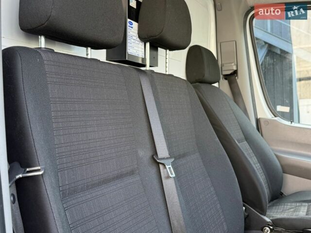 Белый Мерседес Sprinter, объемом двигателя 2.2 л и пробегом 320 тыс. км за 14950 $, фото 36 на Automoto.ua
