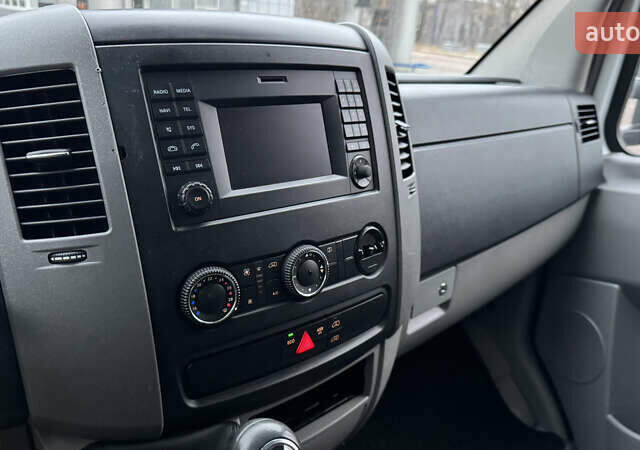 Белый Мерседес Sprinter, объемом двигателя 2.2 л и пробегом 225 тыс. км за 21500 $, фото 27 на Automoto.ua