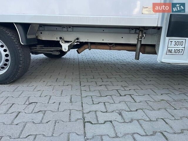 Белый Мерседес Sprinter, объемом двигателя 2.2 л и пробегом 150 тыс. км за 17900 $, фото 9 на Automoto.ua