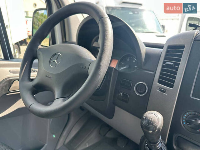 Белый Мерседес Sprinter, объемом двигателя 2.2 л и пробегом 380 тыс. км за 24552 $, фото 13 на Automoto.ua