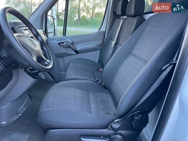 Белый Мерседес Sprinter, объемом двигателя 2.2 л и пробегом 150 тыс. км за 17900 $, фото 16 на Automoto.ua