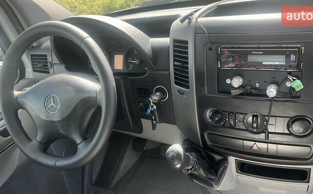 Білий Мерседес Sprinter, об'ємом двигуна 2.2 л та пробігом 240 тис. км за 25400 $, фото 8 на Automoto.ua