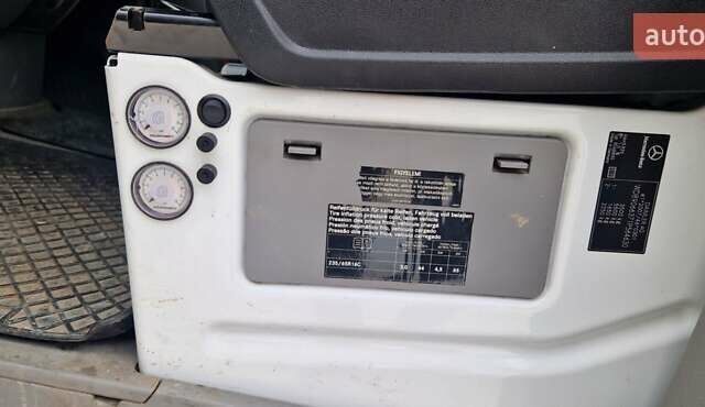 Белый Мерседес Sprinter, объемом двигателя 2.14 л и пробегом 291 тыс. км за 28500 $, фото 36 на Automoto.ua