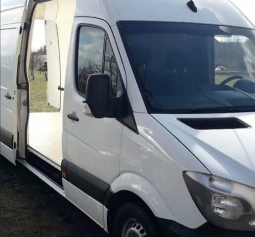 Білий Мерседес Sprinter, об'ємом двигуна 2.14 л та пробігом 300 тис. км за 10000 $, фото 1 на Automoto.ua