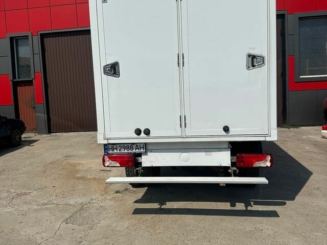 Белый Мерседес Sprinter, объемом двигателя 2.99 л и пробегом 72 тыс. км за 17000 $, фото 4 на Automoto.ua