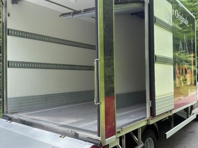 Белый Мерседес Sprinter, объемом двигателя 2.2 л и пробегом 234 тыс. км за 31400 $, фото 23 на Automoto.ua