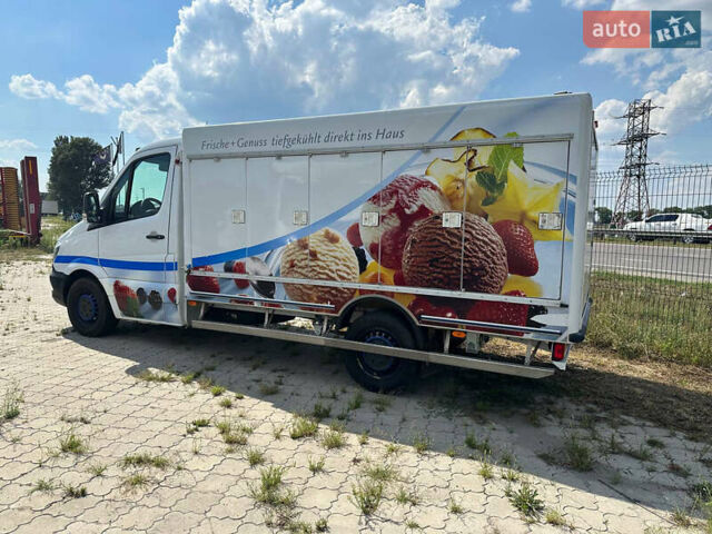 Белый Мерседес Sprinter, объемом двигателя 2.2 л и пробегом 380 тыс. км за 24552 $, фото 5 на Automoto.ua