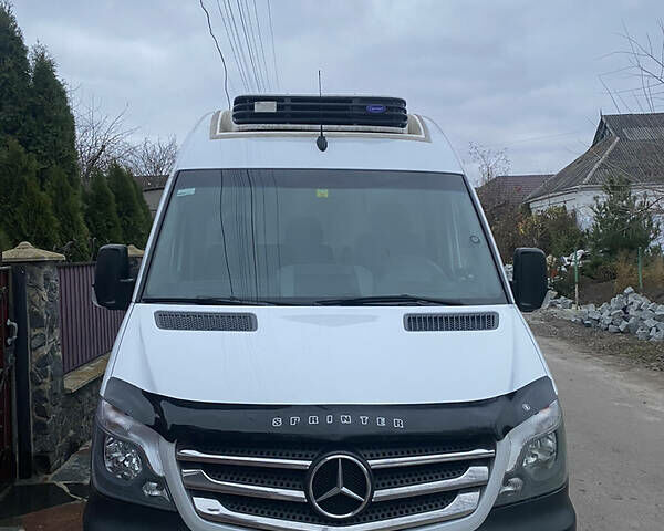 Белый Мерседес Sprinter, объемом двигателя 3 л и пробегом 452 тыс. км за 26900 $, фото 1 на Automoto.ua