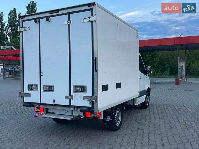 Белый Мерседес Sprinter, объемом двигателя 2.2 л и пробегом 150 тыс. км за 17900 $, фото 3 на Automoto.ua