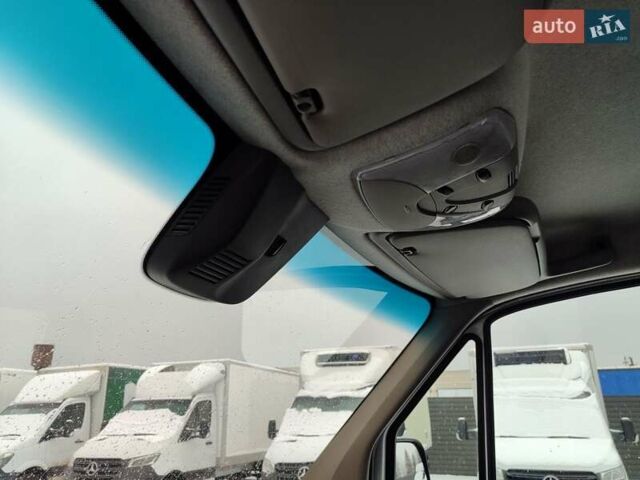 Белый Мерседес Sprinter, объемом двигателя 2.1 л и пробегом 350 тыс. км за 25900 $, фото 17 на Automoto.ua