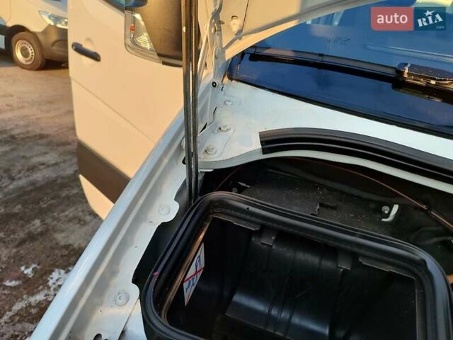 Белый Мерседес Sprinter, объемом двигателя 0 л и пробегом 380 тыс. км за 30900 $, фото 42 на Automoto.ua