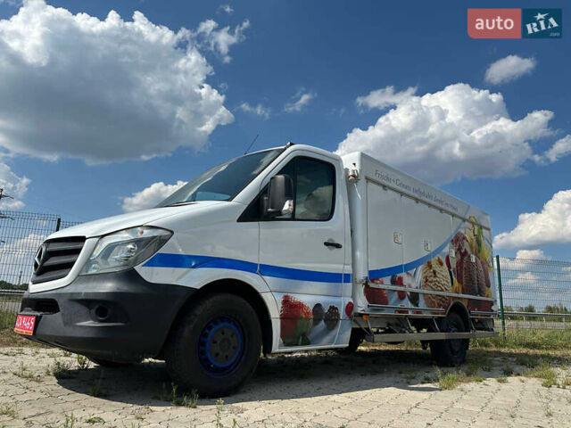 Белый Мерседес Sprinter, объемом двигателя 2.2 л и пробегом 380 тыс. км за 24552 $, фото 4 на Automoto.ua