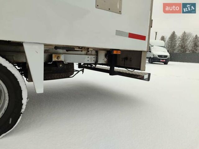 Белый Мерседес Sprinter, объемом двигателя 2.1 л и пробегом 350 тыс. км за 25900 $, фото 13 на Automoto.ua