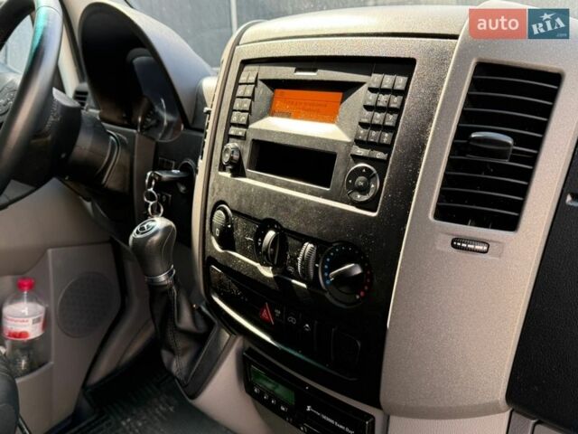 Белый Мерседес Sprinter, объемом двигателя 2.2 л и пробегом 320 тыс. км за 24950 $, фото 31 на Automoto.ua