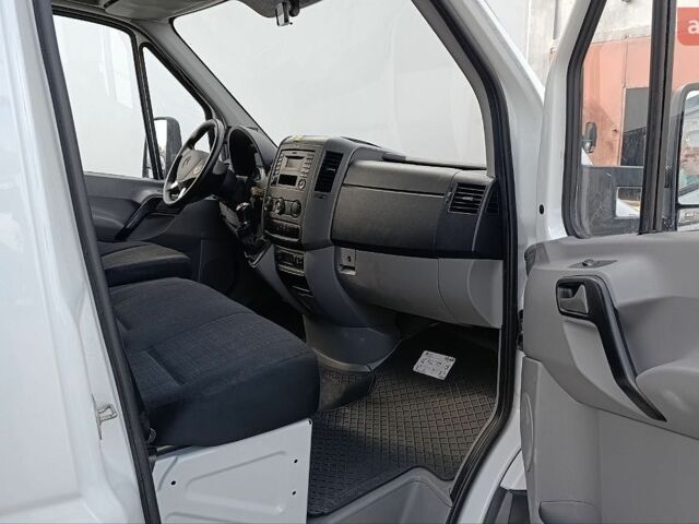 Белый Мерседес Sprinter, объемом двигателя 2.2 л и пробегом 251 тыс. км за 23750 $, фото 9 на Automoto.ua