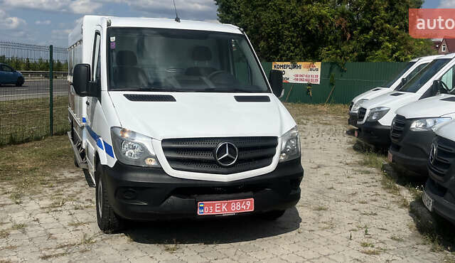 Белый Мерседес Sprinter, объемом двигателя 2.2 л и пробегом 243 тыс. км за 26639 $, фото 2 на Automoto.ua