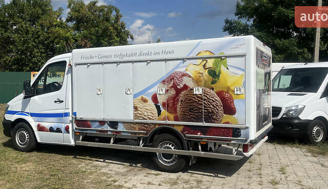 Белый Мерседес Sprinter, объемом двигателя 2.2 л и пробегом 243 тыс. км за 26639 $, фото 5 на Automoto.ua